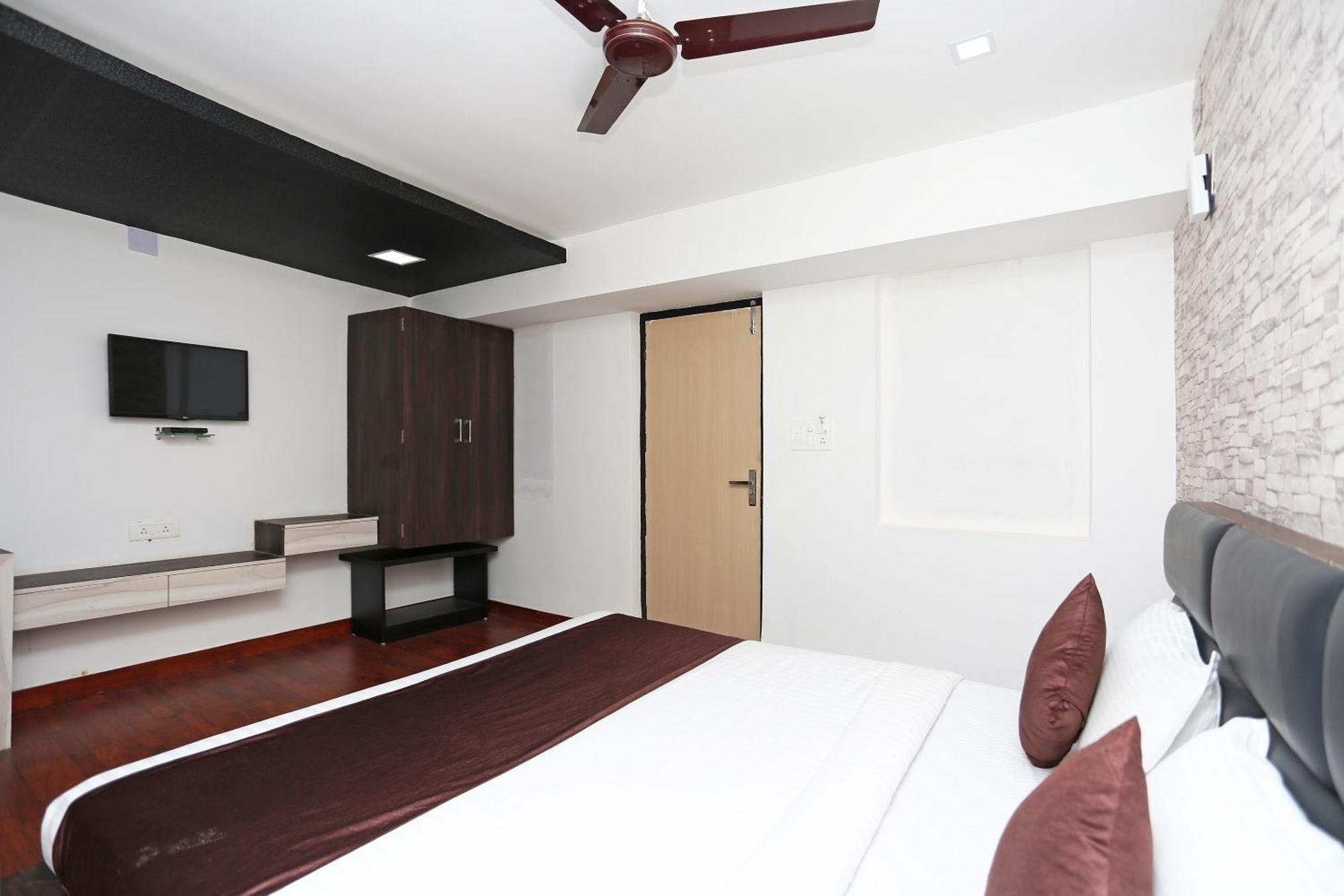 Super Capital O Sai Jagannath Otel Khandagiri Dış mekan fotoğraf