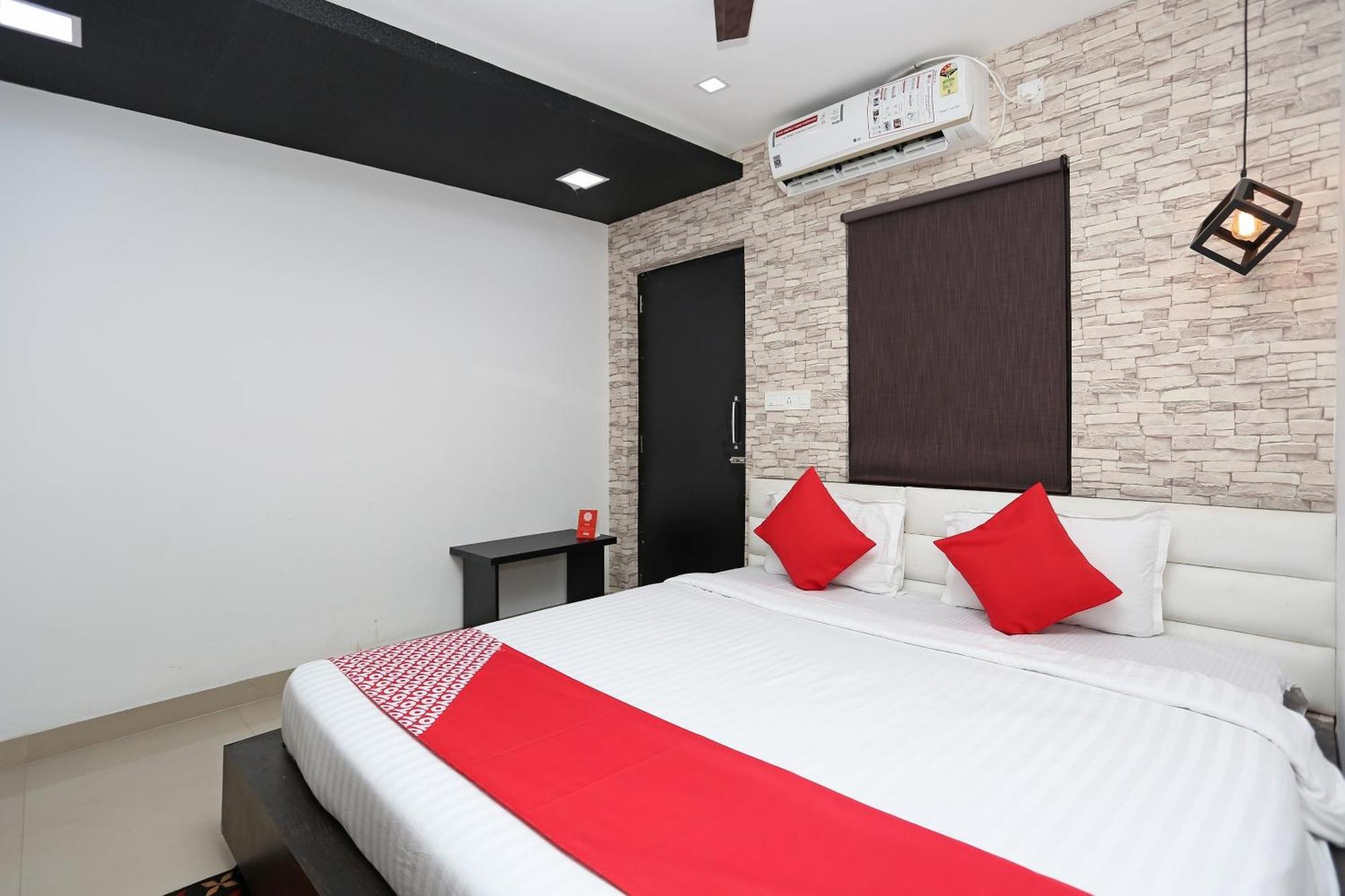 Super Capital O Sai Jagannath Otel Khandagiri Dış mekan fotoğraf